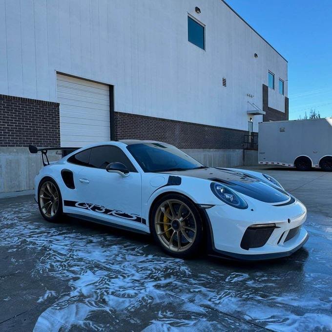 Porsche 911 GT3 RS detailed