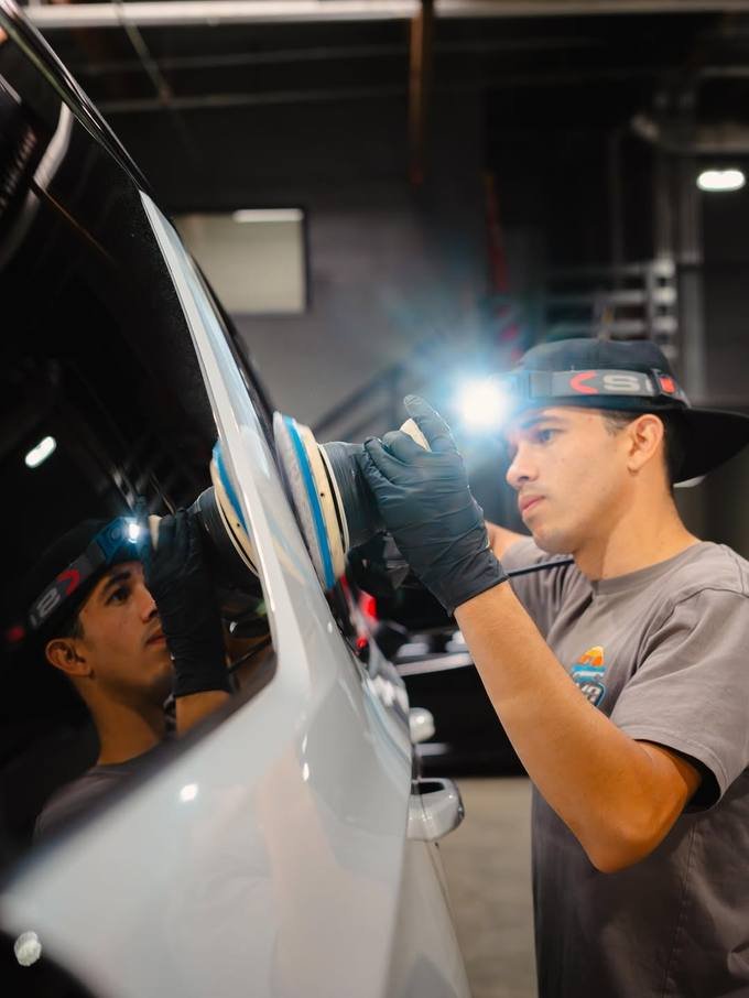 Machine polishing during a one-step correction