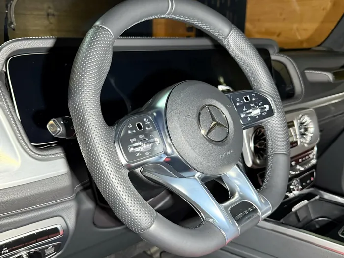 The same steering wheel after